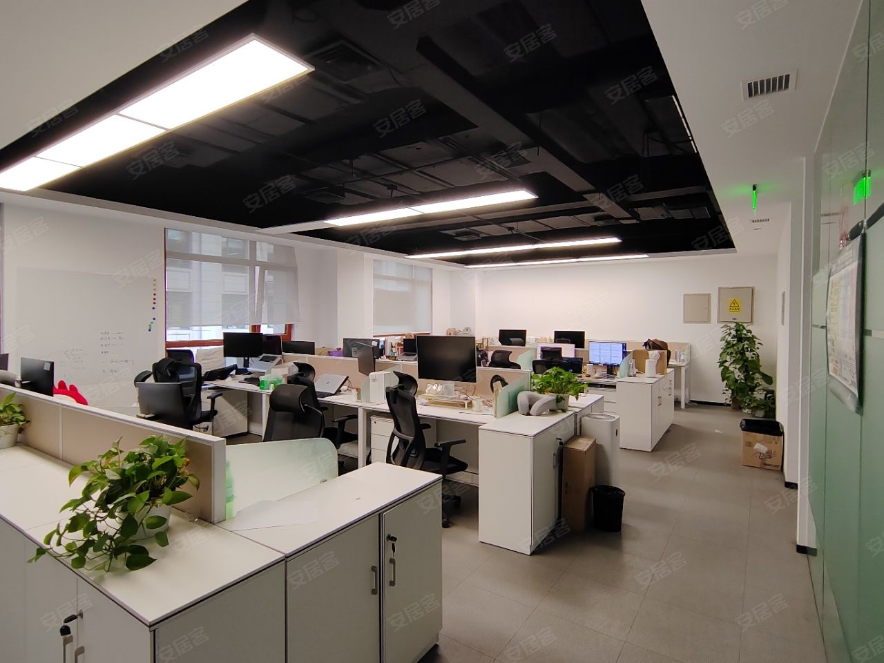 人民大学数码大厦办公室出租高层视野开阔落地窗方正