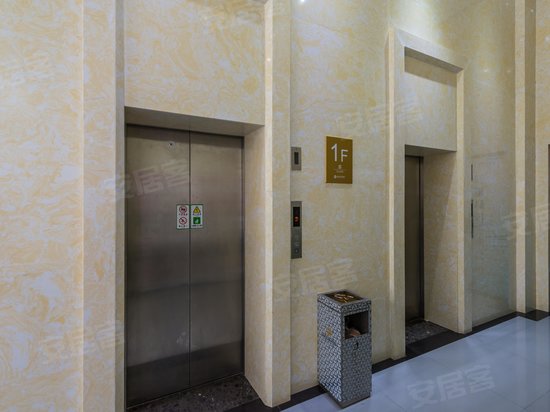 运通星财富广场 