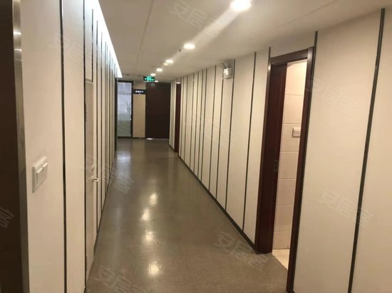 江苏国际经贸大厦 