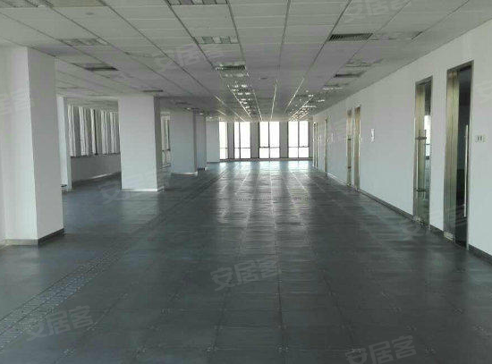 东方明珠湖滨广场 