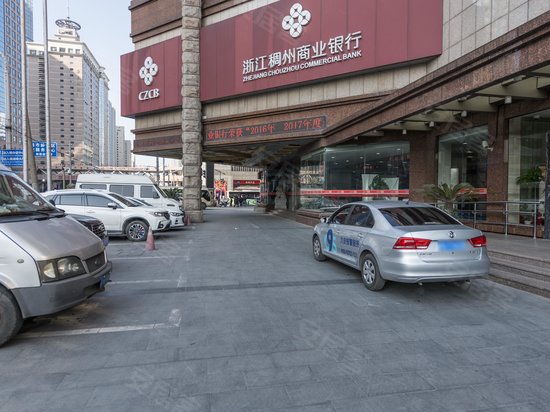 新梅华东大酒店 