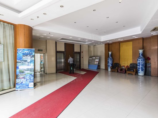 静安河滨花园办公楼 