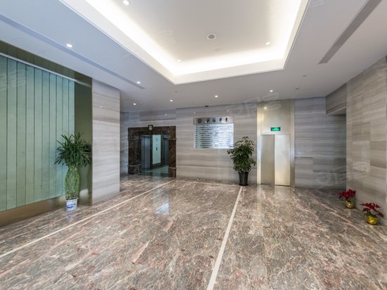 新梅华东大酒店 