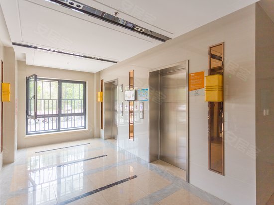 宏远临空总部港 