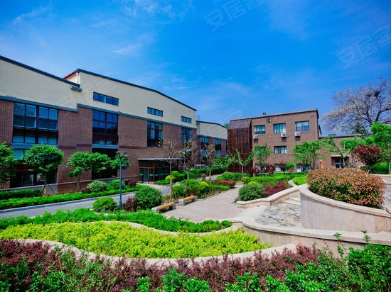 橡胶谷产业孵化中心 