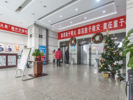 中关村皇冠假日写字楼 