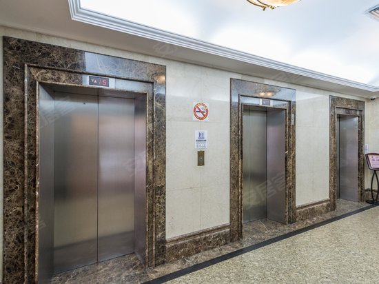 新梅华东大酒店 