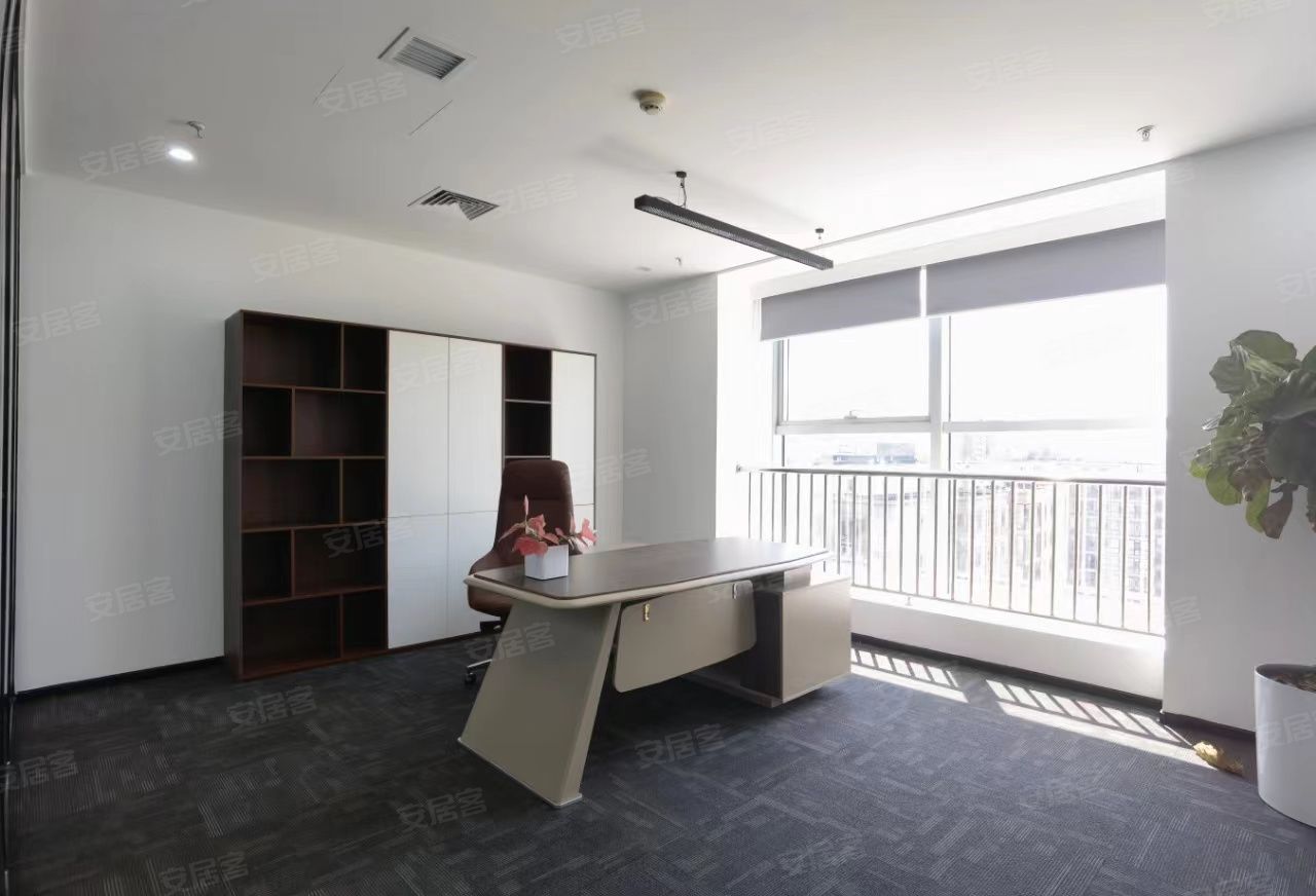 知春路地铁口东南向盈都大厦半层出租正对电梯随时看