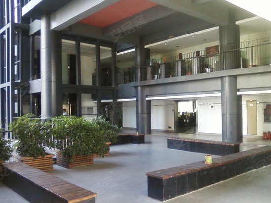 鹏基商务时空大厦 