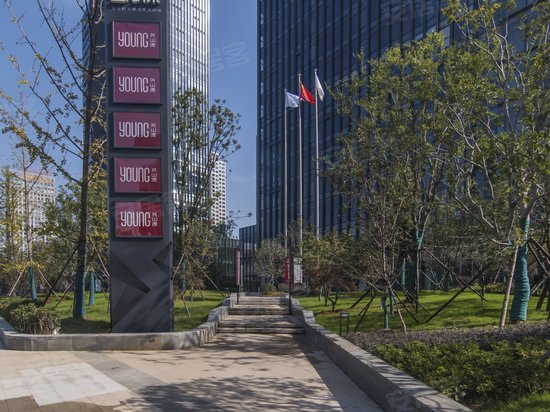 光谷新发展国际中心 