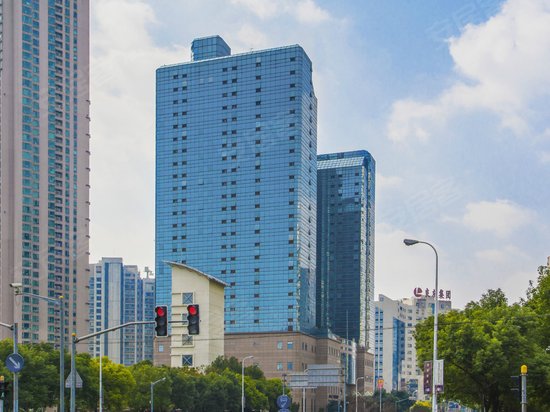 汤臣商务中心大厦