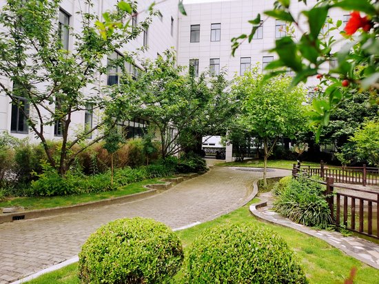 谦谦在线新经济产业园