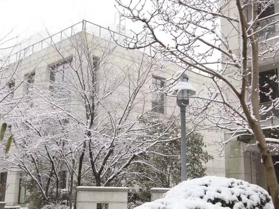 索立得科技社区 