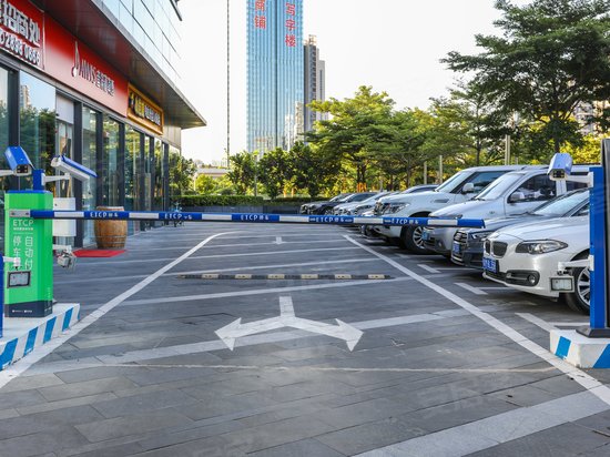 花样年龙年广场 