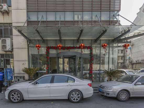 蓝天绿地商务广场 