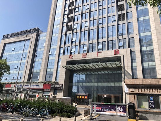 国嘉金潜广场