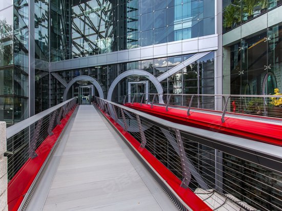 侨福芳草地大厦 