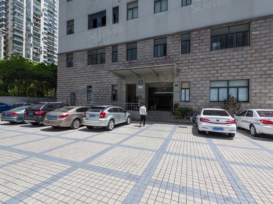 大众河滨酒店式公寓 