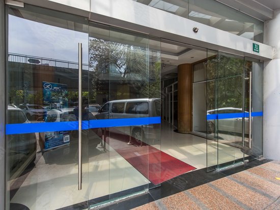 静安河滨花园办公楼 