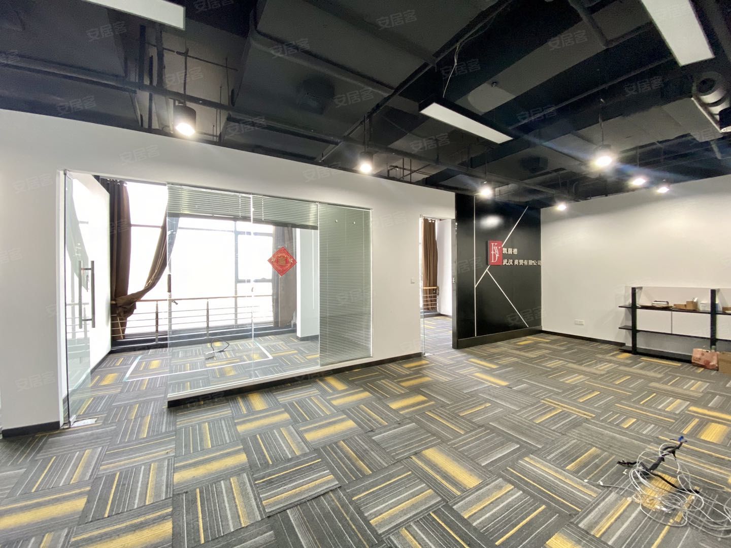 锐创中心·200㎡办公楼出租,锐创中心写字楼招租–深圳商办网