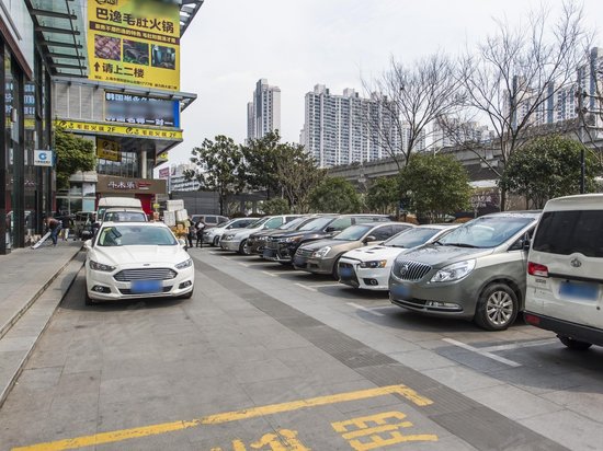 中一国际商务大厦 