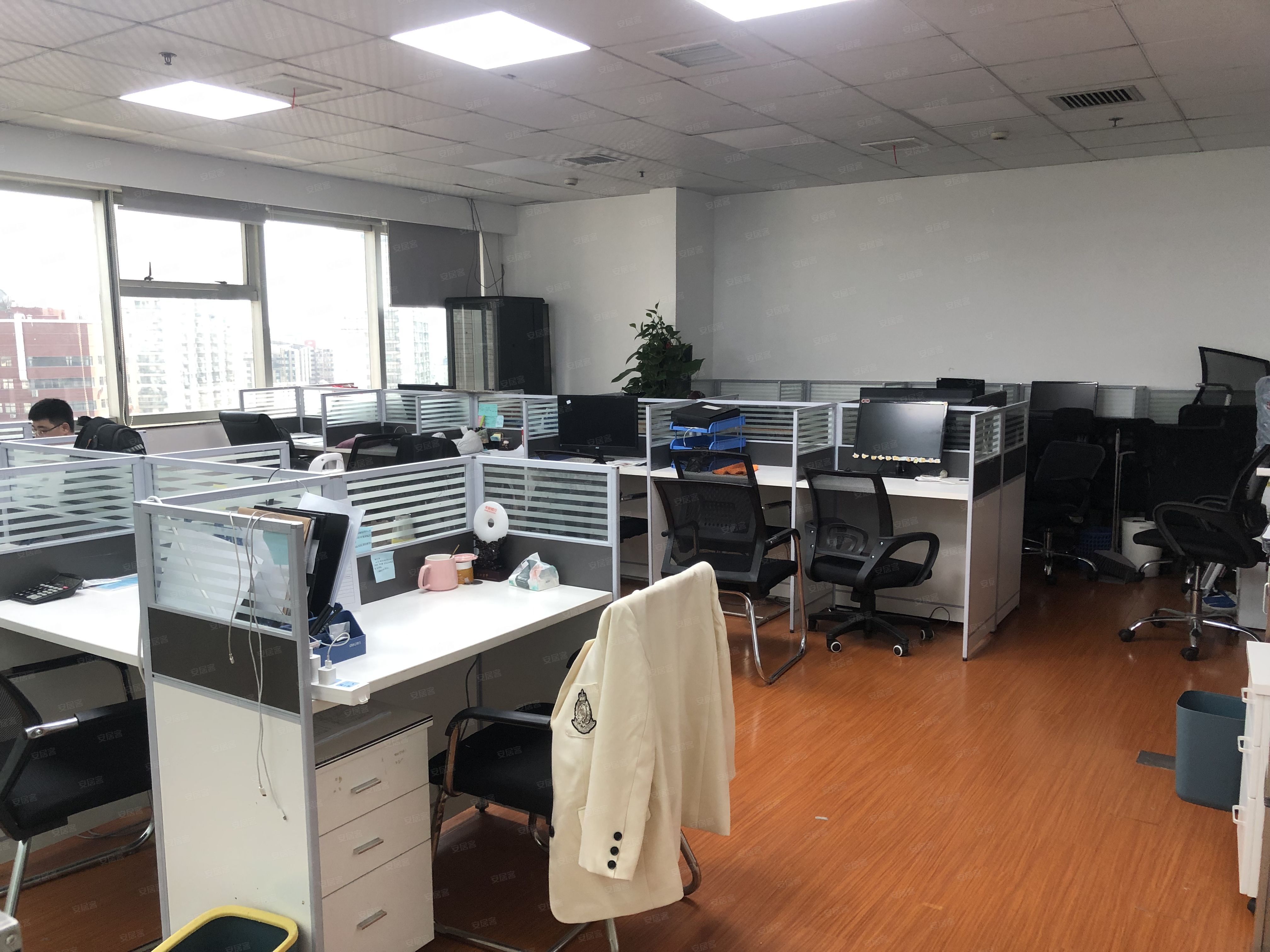 精装办公室出租近日月光