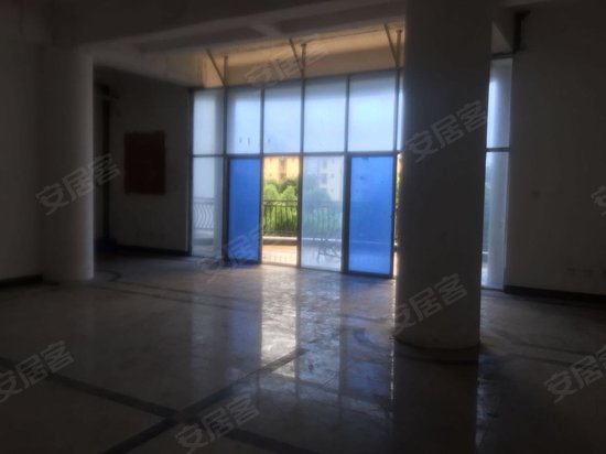 龙高香料公司综合楼 