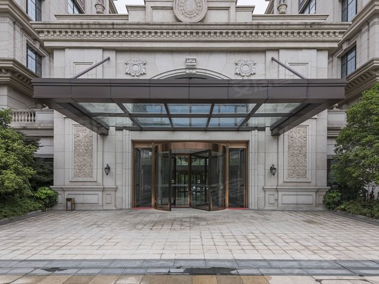 新华联国际中心 