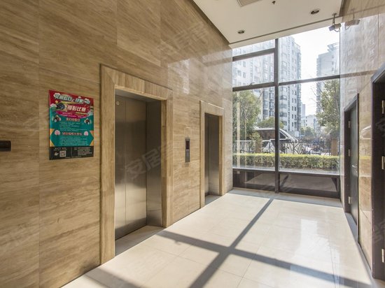 上海花园坊节能环保中心 