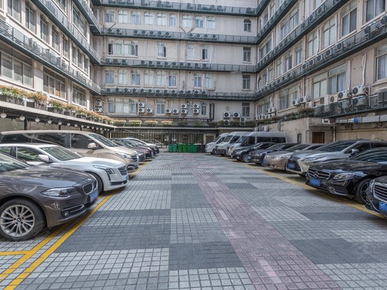 上服实业虹桥商务写字楼 