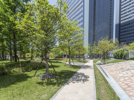 新漕河泾国际商务中心 