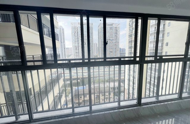 卫生防疫站职工住宅楼4室2厅123㎡100万二手房图片