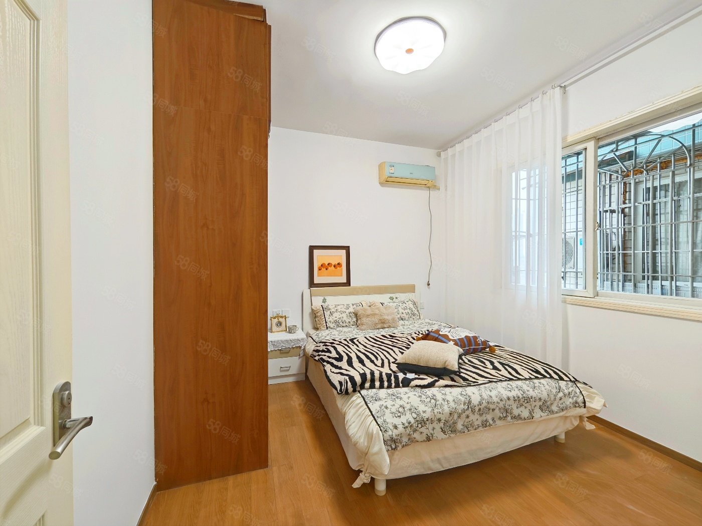 港航家园(A区)3室2厅2卫130.58㎡西89.9万