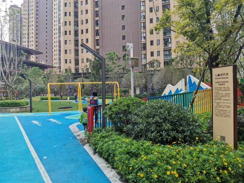 澜湾俊园 3房双卫双阳台 130万带70年产权车位,俊发澜湾俊园-昆明58