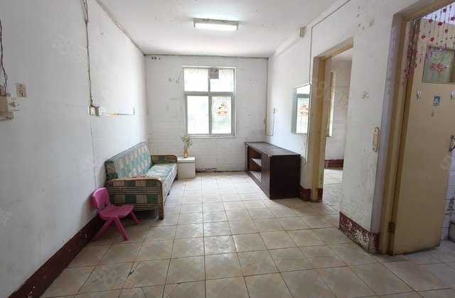 急售 东昌中学 国棉厂家属院 中间楼层 免大税 带储藏室