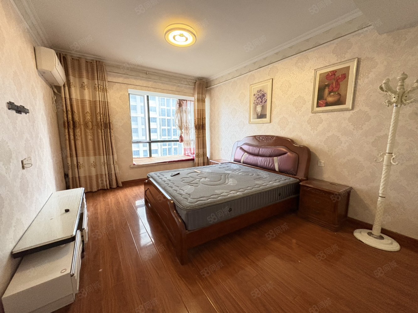 奥林清华3室2厅1卫124㎡南北60万