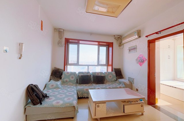 兴华西路，东边户电梯房，两室朝阳户型，近环城湖出行方便环境优