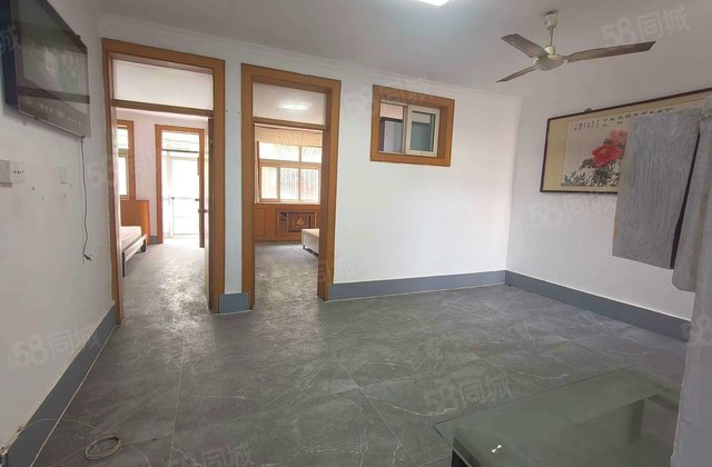 医院附近一楼带院子北顺，东昌，三室两厅一卫一厨82