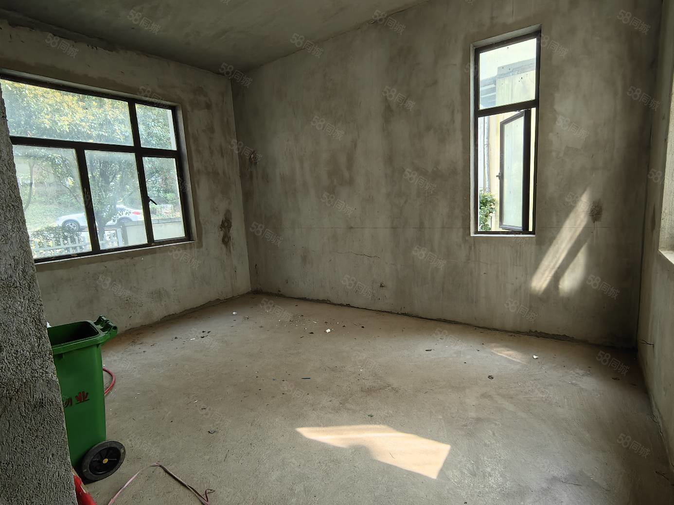 德和沁园(别墅)5室2厅4卫281㎡南北569万