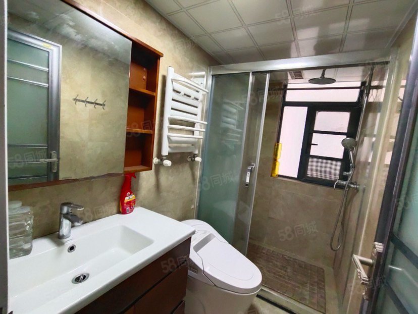 大学星城3室2厅3卫180㎡南北112万