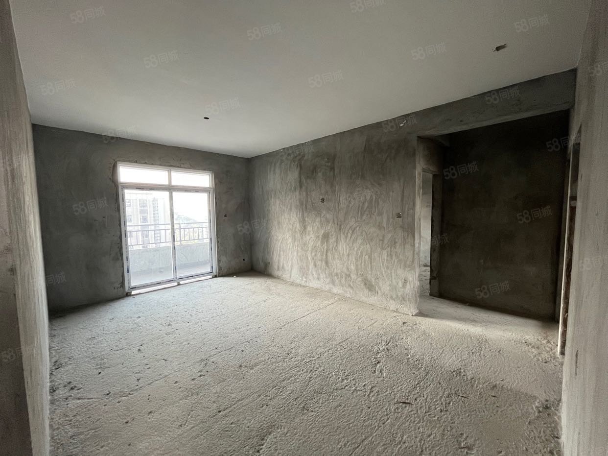 常隆花园3室2厅2卫121.73㎡南60万