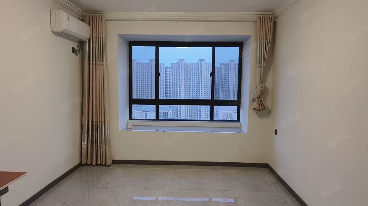 悦湖城3室2厅2卫110.07㎡南66万