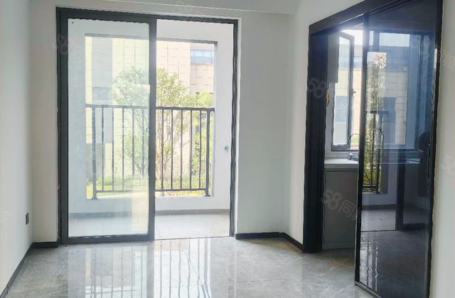 欣利梅溪左岸4室2厅137.29㎡125万二手房图片