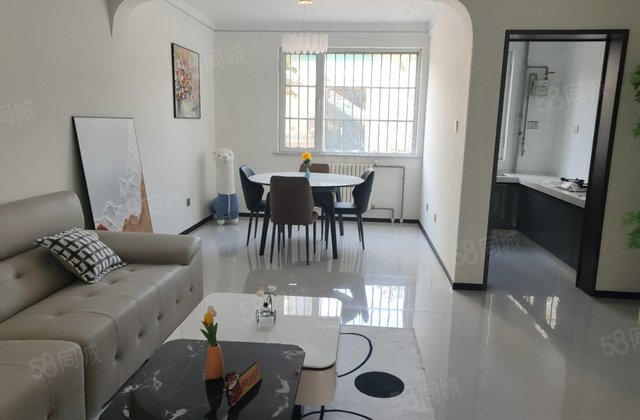 香江西邻精装修小三室