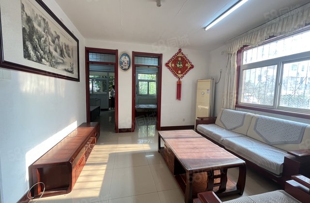 兴华路委单位家属院 边户三室 孝心一楼