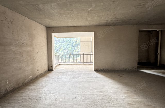 常驰山与城4室2厅129㎡32万二手房图片