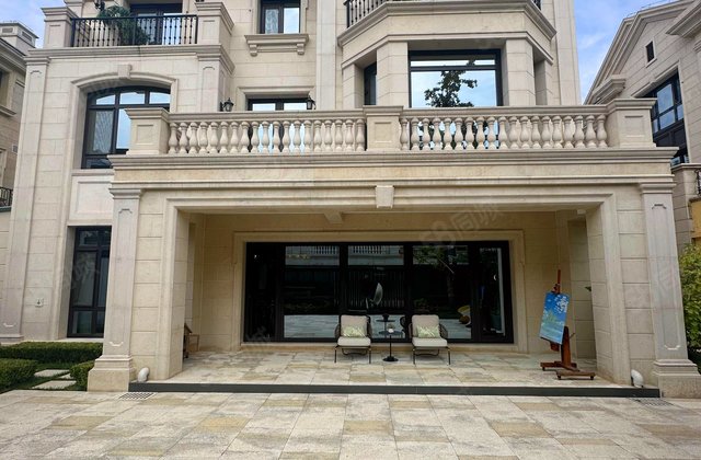 天鹅湖北苑5室3厅242㎡330万二手房图片