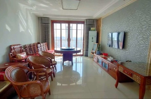 文轩本部老一南临西安交大南北通透精装四居室全明户型带双车位