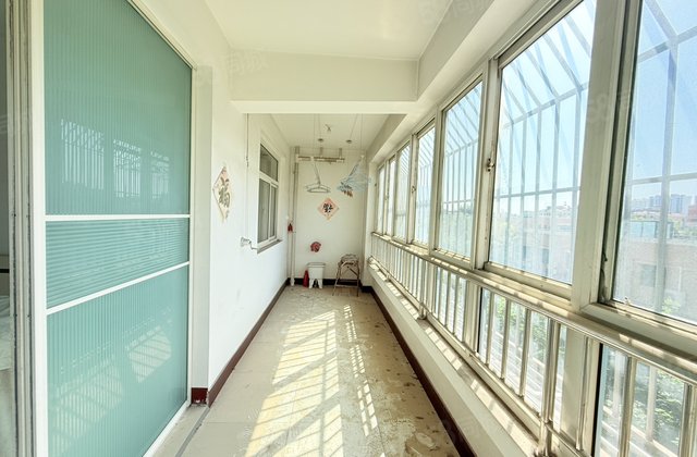 带阳面26平车库 锦绣花园 一实验 三室朝阳双阳台凤凰新城