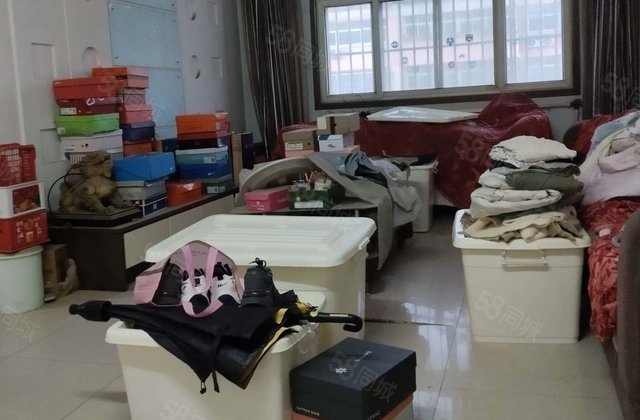 兴华西路，柳泉花园三室两厅，带车库，低密度小区，首付十万入住